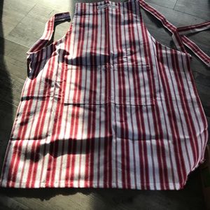 William sonoma childrens apron (new)